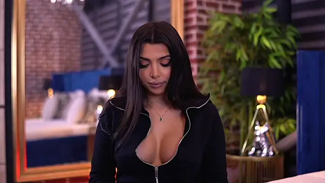 NicoleCellini online show from 10.15.25