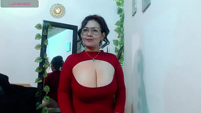 Donniia online show from 04.24.26