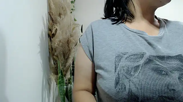 Donniia online show from 05.08.26