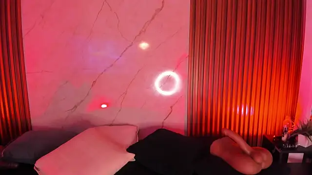 Emiilycollins online show from 03.19.25