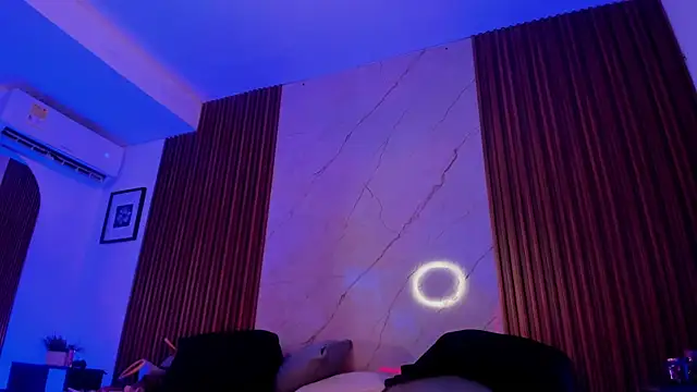 Emiilycollins online show from 11.05.25