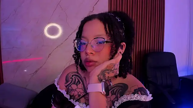 Emiilycollins online show from 11.11.25