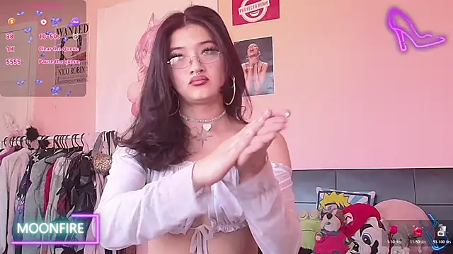 Snapshot of moonfiredancer chatting on 12.16.25 moonfiredancer online show from 12.16.25