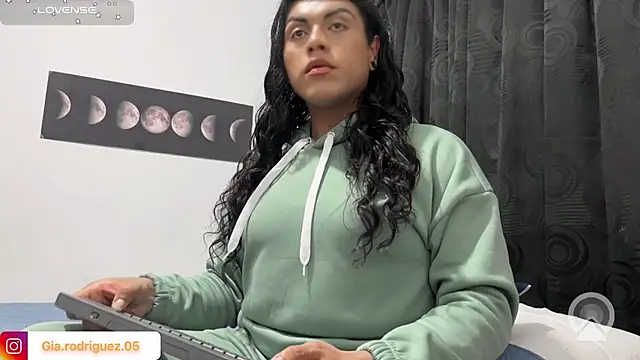 Ariana Rodriguez  online show from 07.05.26