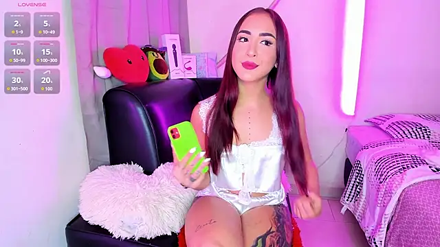 Snapshot of Gothic_slut-without_limit chatting on 02.28.25 Gothic slut-without limit online show from 02.28.25