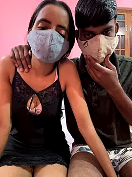 Snapshot of crezyfuck63 chatting on 11.28.25 crezyfuck63 online show from 11.28.25