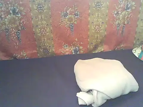 Snapshot of princess-maira chatting on 03.19.26 princess-maira online show from 03.19.26