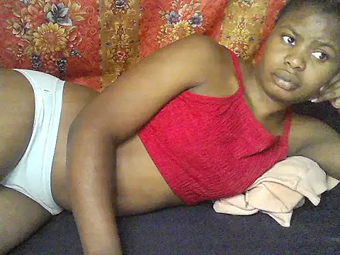 Snapshot of princess-maira chatting on 03.24.26 princess-maira online show from 03.24.26