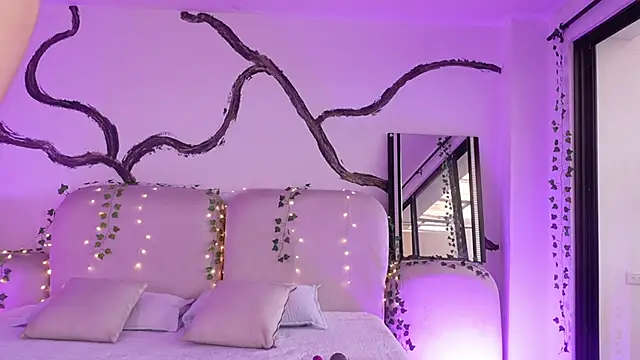 Snapshot of Rubi_Sky chatting on 12.19.25 Rubi Sky online show from 12.19.25