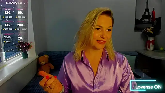 Snapshot of sweet___margaret chatting on 04.11.26 sweet margaret online show from 04.11.26
