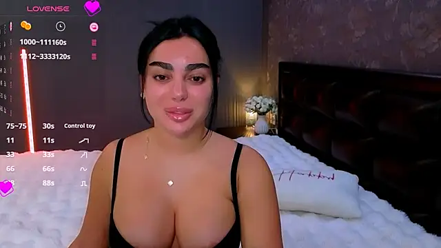 Snapshot of babyleilaa chatting on 09.29.25 babyleilaa online show from 09.29.25