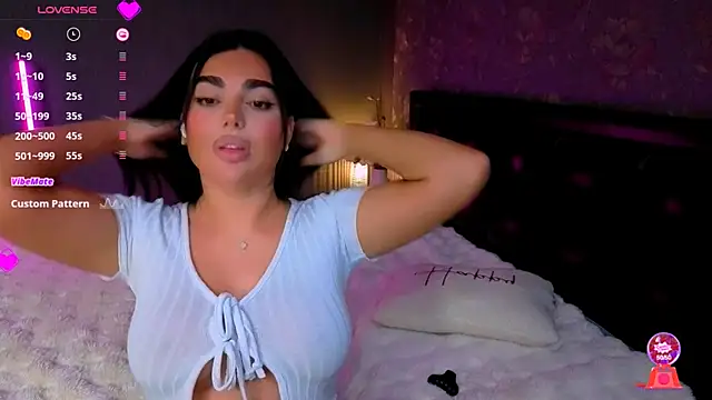 Snapshot of babyleilaa chatting on 10.19.25 babyleilaa online show from 10.19.25