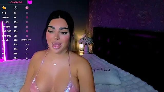 Snapshot of babyleilaa chatting on 10.20.25 babyleilaa online show from 10.20.25