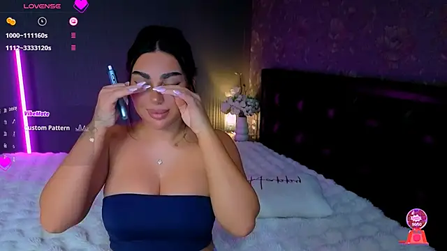 Snapshot of babyleilaa chatting on 10.21.25 babyleilaa online show from 10.21.25