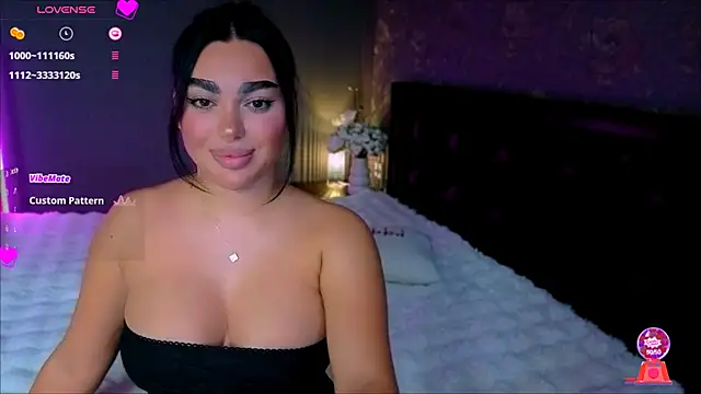 Snapshot of babyleilaa chatting on 10.29.25 babyleilaa online show from 10.29.25