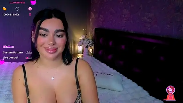 Snapshot of babyleilaa chatting on 11.11.25 babyleilaa online show from 11.11.25