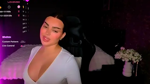 Snapshot of babyleilaa chatting on 01.11.26 babyleilaa online show from 01.11.26