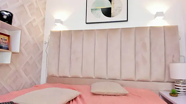 Anniie Queen online show from 11.30.25