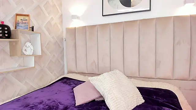 Anniie Queen online show from 06.09.26