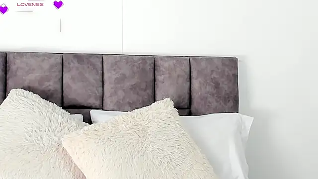 VeronicaTonu online show from 03.13.25