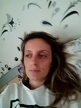 Snapshot of SophyGirl chatting on 10.27.25 SophyGirl online show from 10.27.25