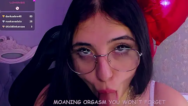 Snapshot of JennyFerguson chatting on 02.05.25 JennyFerguson online show from 02.05.25