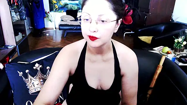 Snapshot of Imperatriza chatting on 06.15.26 Imperatriza online show from 06.15.26