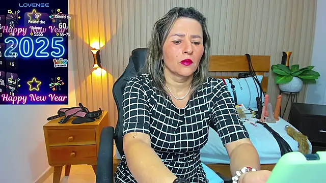 Snapshot of luciana_ballesteros_ chatting on 01.15.25 luciana ballesteros online show from 01.15.25