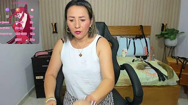 Snapshot of luciana_ballesteros_ chatting on 02.11.25 luciana ballesteros online show from 02.11.25