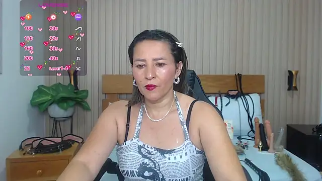 Snapshot of luciana_ballesteros_ chatting on 03.15.25 luciana ballesteros online show from 03.15.25