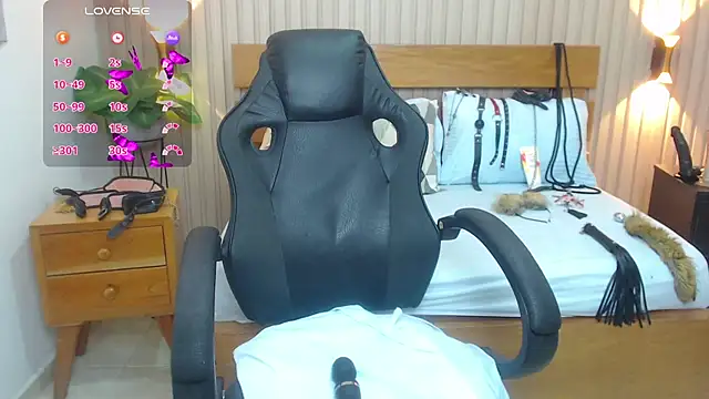 Snapshot of luciana_ballesteros_ chatting on 03.19.25 luciana ballesteros online show from 03.19.25