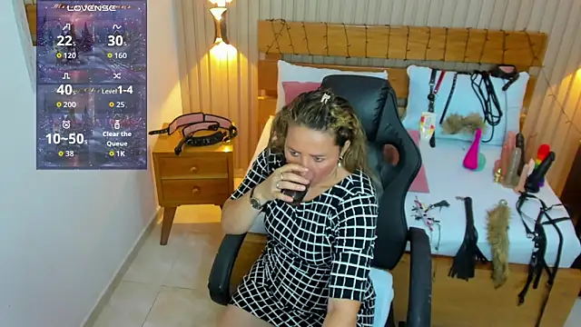 luciana ballesteros  online show from 12.15.25