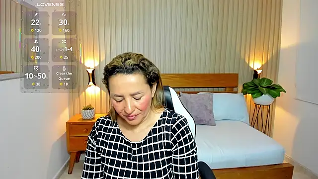 luciana ballesteros  online show from 06.23.26