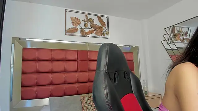 Snapshot of FaloonRoussel chatting on 06.10.26 FaloonRoussel online show from 06.10.26