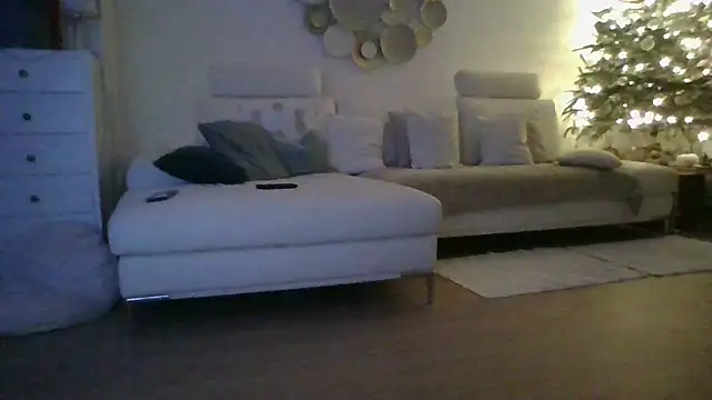 Snapshot of lyajoliee chatting on 12.11.24 lyajoliee online show from 12.11.24