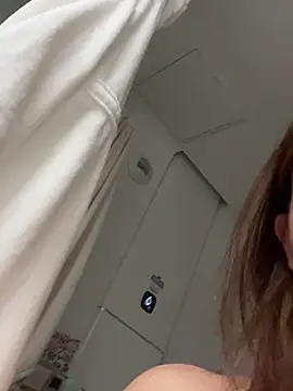 Snapshot of lyajoliee chatting on 02.02.26 lyajoliee online show from 02.02.26