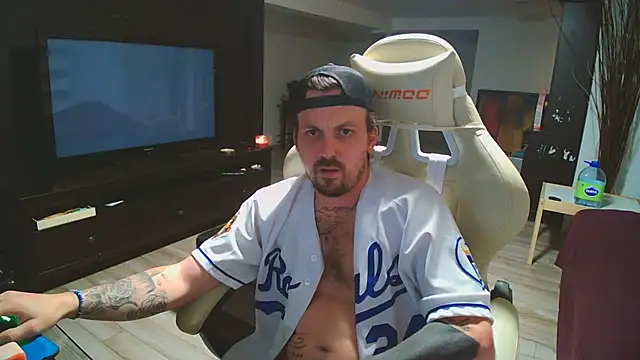 Snapshot of Tremblay_Simard chatting on 12.04.25 Tremblay Simard online show from 12.04.25