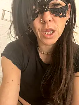 EmySkinny85 online show from 01.06.26