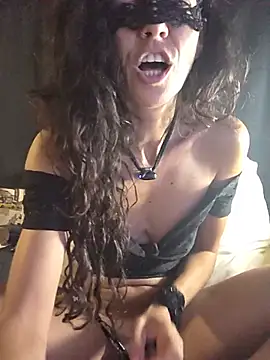 Snapshot of EmySkinny85 chatting on 07.17.26 EmySkinny85 online show from 07.17.26