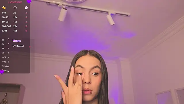Aleejaa   online show from 04.25.26