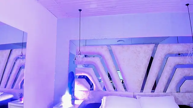 AngelineHeet online show from 11.21.25