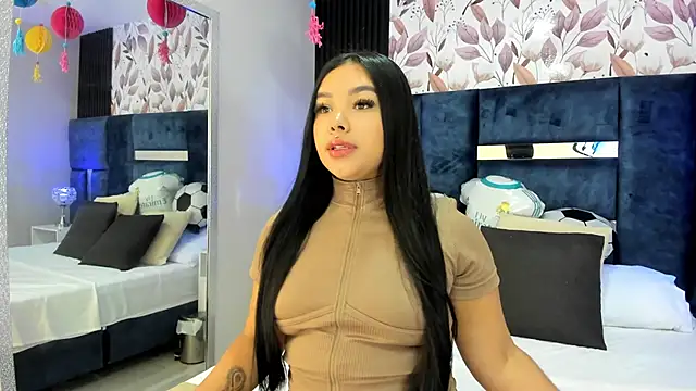 Snapshot of MarianaGarciaa__ chatting on 06.30.26 MarianaGarciaa online show from 06.30.26