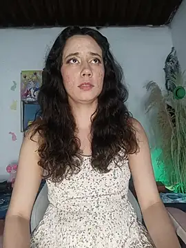 Snapshot of lovely_kitt chatting on 05.21.26 lovely kitt online show from 05.21.26