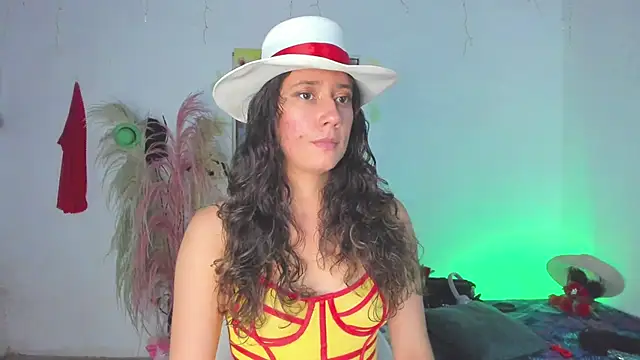 Snapshot of lovely_kitt chatting on 06.15.26 lovely kitt online show from 06.15.26