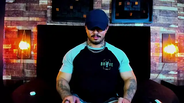 Van Velckan online show from 02.20.25