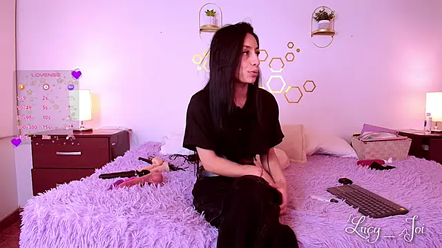 Snapshot of Lucy_joi chatting on 10.14.25 Lucy joi online show from 10.14.25