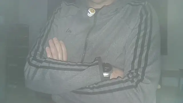 Snapshot of lazybonezz chatting on 12.30.24 lazybonezz online show from 12.30.24