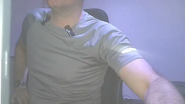 Snapshot of lazybonezz chatting on 02.08.26 lazybonezz online show from 02.08.26