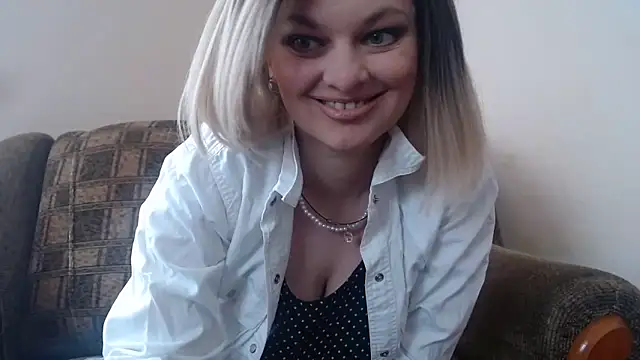 Snapshot of YourSweetJam chatting on 04.09.26 YourSweetJam online show from 04.09.26