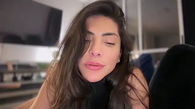 Snapshot of angelturned001 chatting on 10.10.25 angelturned001 online show from 10.10.25